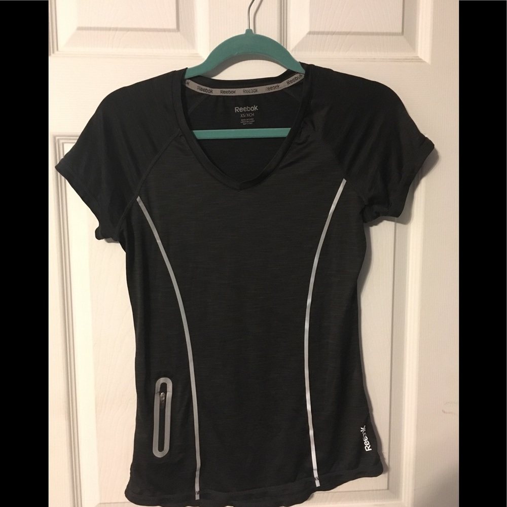 XS black Reebok workout top w/ side pocket
